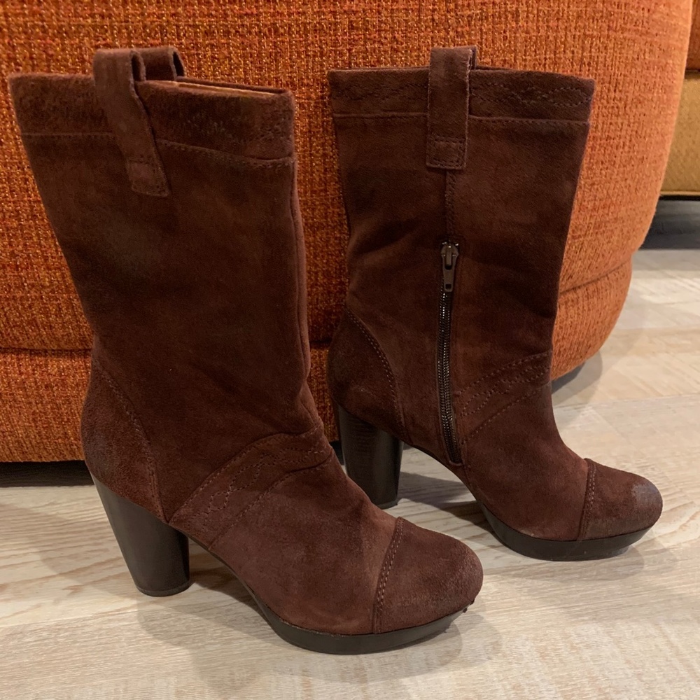 BIVIEL Size 38 Brown Suede Boot